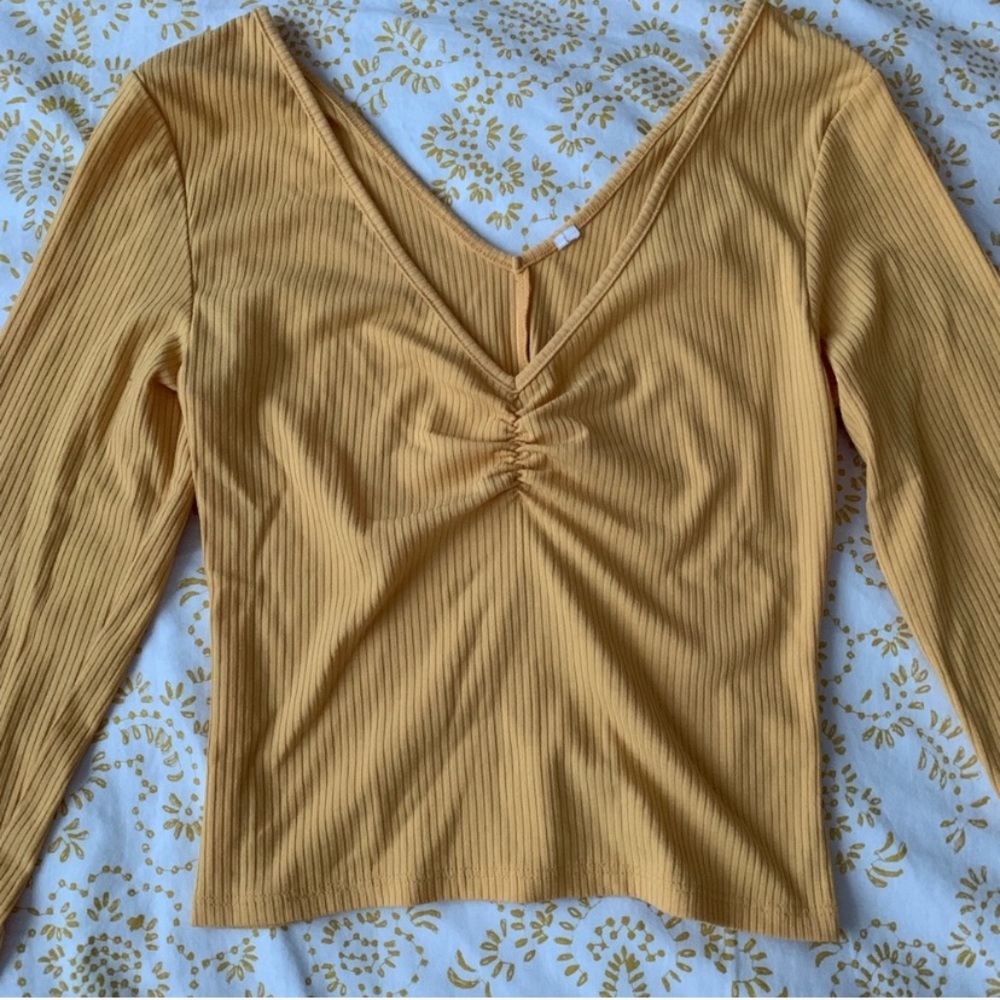 Yellow V-Neck Longsleeve